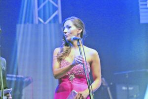 “Es una gran responsabilidad, nosotros no somos los protagonistas del escenario, somos el nexo del público al artista o viceversa”