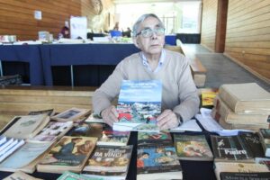 Locatarios de la Feria del Libro Dinko Pavlov afirman que pese a poca presencia hubo buenas ventas