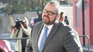 Dávalos demanda a Canal 13 por más de $3 mil millones