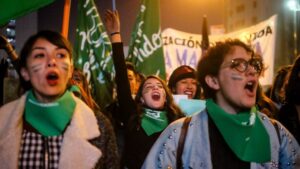 Las interrogantes políticas que abre el debate en el feminismo, la oposición y el Gobierno