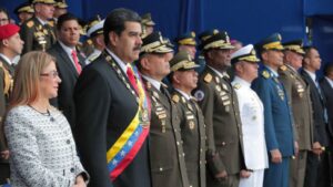 Posible atentado: evacúan a Nicolás Maduro de acto oficial por explosión