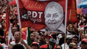 Lula desafía a la justicia  y se inscribe como  candidato a la presidencia