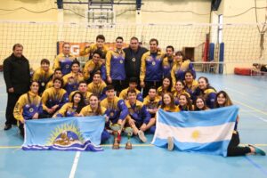 Santa Cruz sub 19 en varones y Everlast en damas campeones del vóleibol del “The British School”