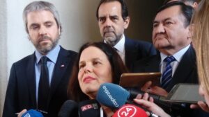 Acuerdan mejorar diálogo y ponen fin a polémica por sequía legislativa