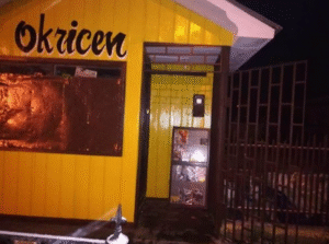 Detienen a tres adolescentes por robo a local