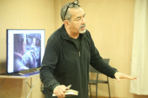 Masivo interés generó charla de destacado fotógrafo nacional