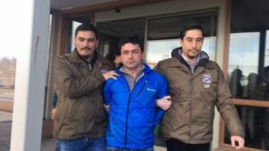 Sujeto fue detenido tras violento asalto a taxista que logró arrebatarle su identificación