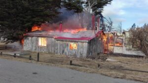 Incendio destruyó casa de huéspedes de INIA Kampenaike