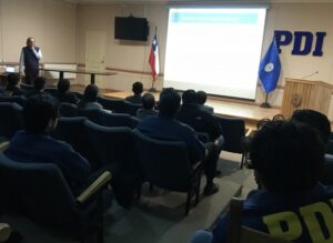 PDI de Punta Arenas recibió capacitación de la Fiscalía sobre ley de entrevista videograbada