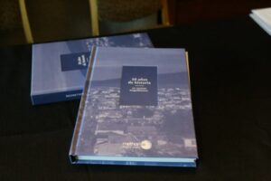 Methanex lanzó libro fotográfico de rostros populares de la región