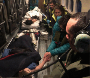 FACh trasladó por aire a dos pacientes de Natales