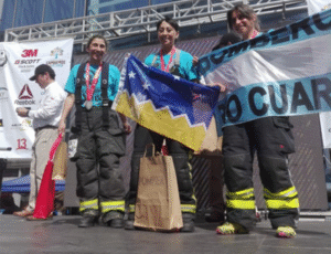Bombera magallánica obtiene el primer lugar en competencia benéfica realizada en Santiago