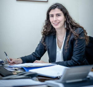 Ingeniero comercial asume como nueva jefa de gabinete en la Intendencia