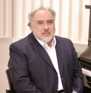 Fallece el conocido director de coros Víctor Alarcón