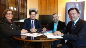 Convenio potenciará atenciones a niños