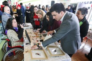 Nuevos emprendedores mostraron sus productos en Feria Inclusiva Senadis
