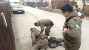Dos personas fueron llevadas a la justicia por agredir a Carabineros en diferentes procedimientos