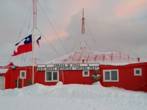 Más de 120 personas celebrarán Fiestas Patrias en bases chilenas de la Antártica