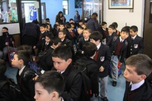 Cerca de 30 mil estudiantes vuelven hoy a clases