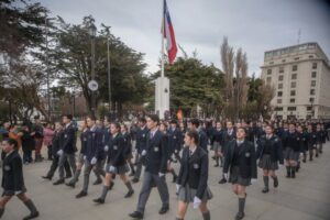 Liceo Luis Alberto Barrera desfiló en el marco de su 113º aniversario