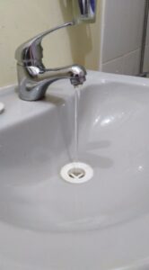 Más de 50 familias de población inaugurada hace un año acusan problemas en la presión del agua