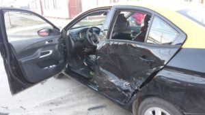 Una persona lesionada en colisión que se produjo por imprudencia de conductor  que en aparente estado de ebriedad no respetó signo Ceda el P
