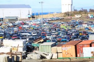 Trabajadores que retiran autos chatarra protestaron en Maestranza Municipal
