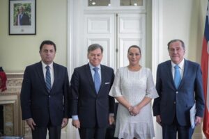 Reunión por 500 años del descubrimiento del Estrecho