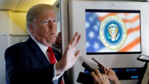 Trump pide al fiscal general investigar quién escribió artículo en New York Times