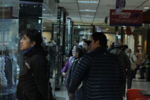 Argentinos disminuyen su presencia en el comercio