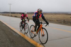 Con frío, viento y aguanieve se corrió la 1° fecha del Campeonato de Ciclismo en Ruta