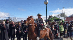 Puerto Williams y Puerto Natales celebraron con sendos desfiles las Fiestas Patrias