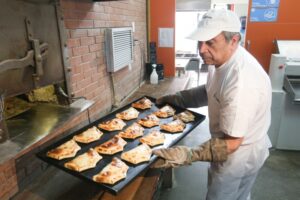 Seremi de Salud fiscalizará más de 200 locales de elaboración de empanadas