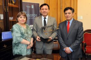 Liceo María Behety y BluRiver reciben premio