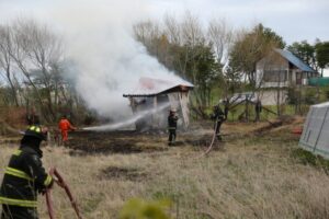 Incendio destruyó galpón de la Ruta 9 Sur