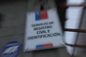 Para cambio de apellido no es necesario consentimiento de ambos padres