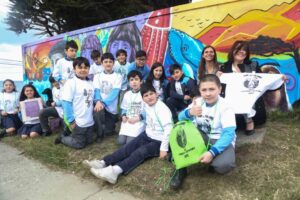 Estudiantes de la Escuela Pedro Sarmiento de Gamboa realizaron mural por los 500 años del Estrecho de Magallanes