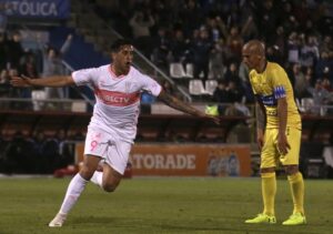 Universidad Católica ganó y se afianza como exclusivo líder del campeonato