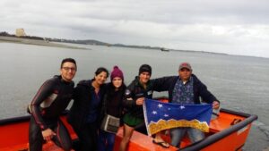 Juan Cuyul cumplió el desafío de  cruzar a nado abierto el Canal de Chacao