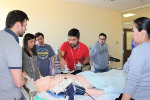 Funcionarios de Salud Magallanes se capacitaron como instructores de soporte vital básico y avanzado