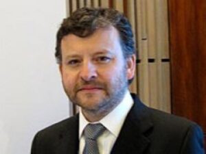 “La cantidad de cirugías que se pueden realizar no solucionan el problema real”