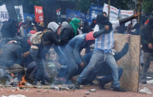 Presupuesto desata incidentes en Argentina