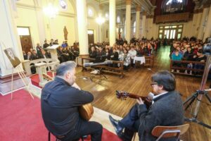 Emotivo homenaje a Víctor Alarcón