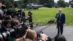 Trump embiste contra el New York Times tras reportaje que lo acusa de fraude fiscal