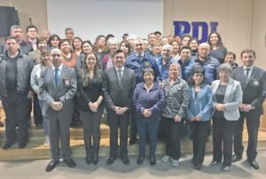 Dirigentes vecinales son capacitados por la PDI como monitores en seguridad pública