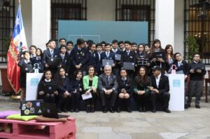 Mineduc promueve aprendizaje de programación en establecimientos educacionales del país