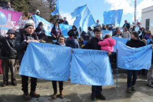 Más de 250 personas se manifestaron en contra del aborto en la Plaza de Los Derechos Humanos