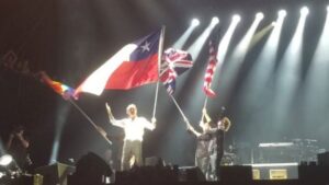 Paul McCartney confundió bandera de Chile con la de Texas en pleno show