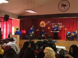 Se realizó el primer Festival de Karaoke en inglés