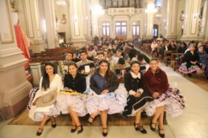 Con Misa a la Chilena  jóvenes cuequeros  rindieron homenaje